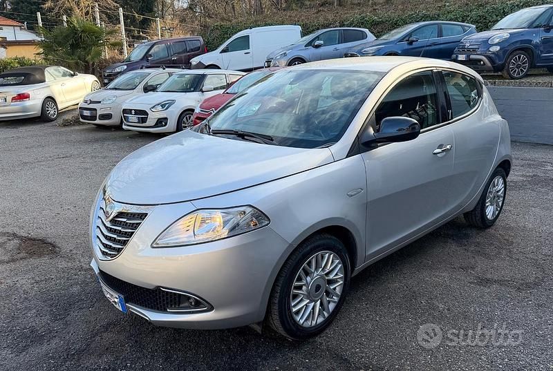 Gebraucht Lancia Ypsilon Gold 69 PS (50 kW) 2016 Grau Kleinwagen