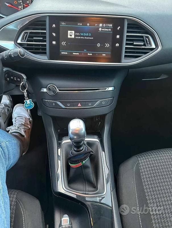 Usata Peugeot 308 SW 120 CV (88 kW) 2018 Bianco Station wagon
