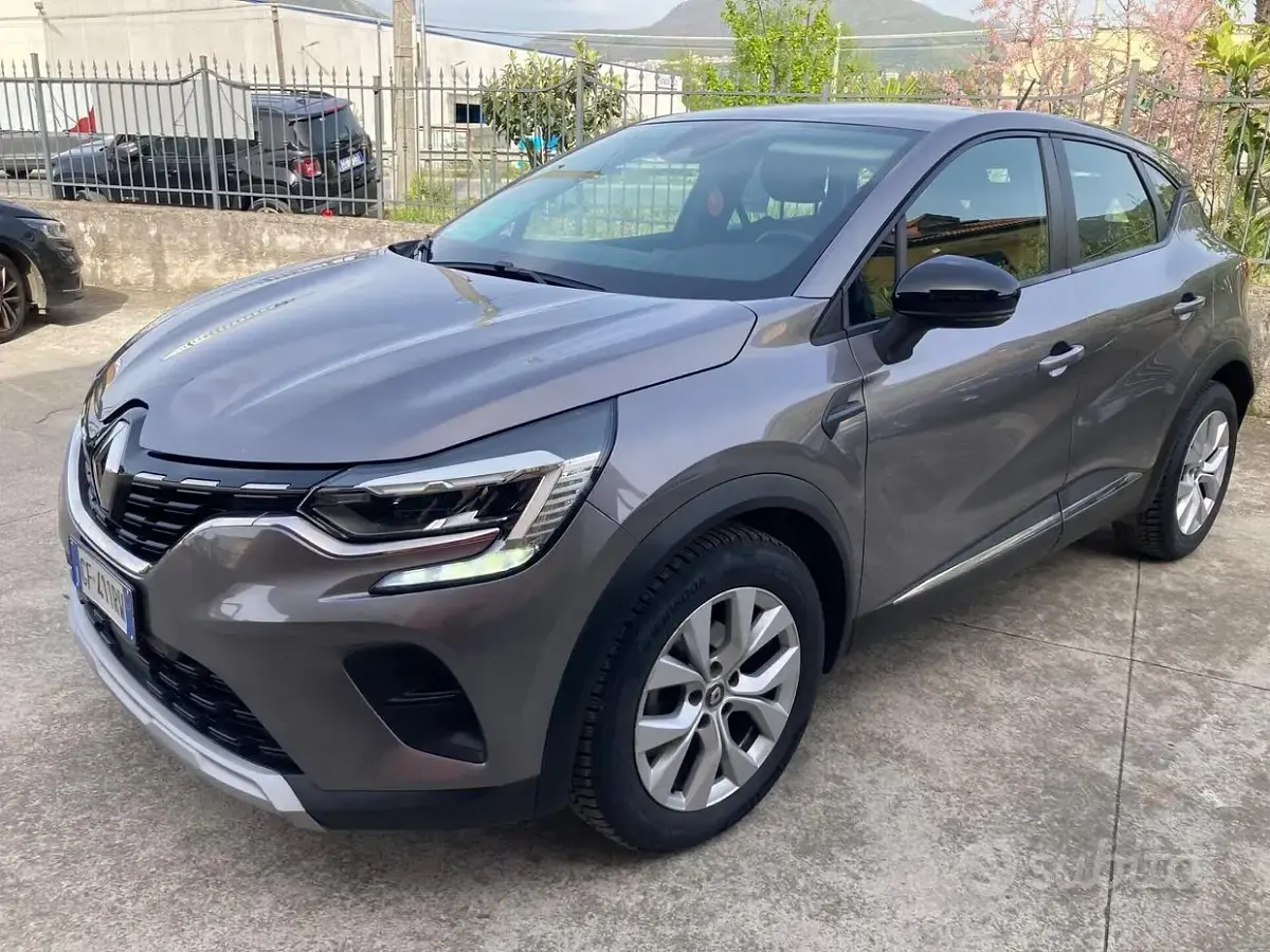 Usata Renault Captur Business 95 CV (69 kW) 2021 Grigio SUV