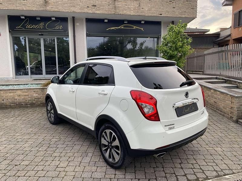 Usata Ssangyong (KGM) Korando 148 CV (108 kW) 2015 Bianco SUV