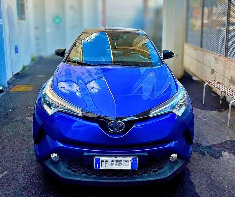 Usata Toyota C-HR Active 98 CV (72 kW) 2018 Blu/azzurro SUV