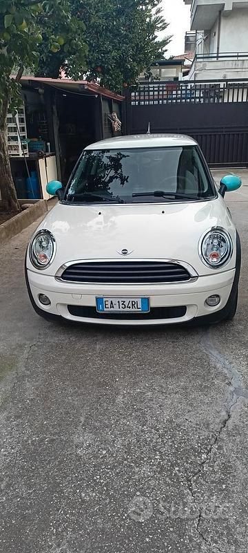 Usata Mini Cooper 75 CV (55 kW) 2010 Bianco Utilitaria