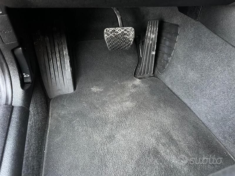 Usata BMW 116 Sport Line 142 CV (104 kW) 2013 Nero Utilitaria