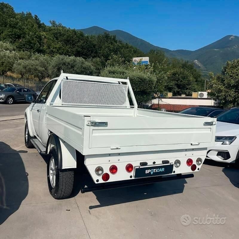 Usata Mitsubishi L200 Intense+ 178 CV (130 kW) 2014 Bianco(met.) Pick-up