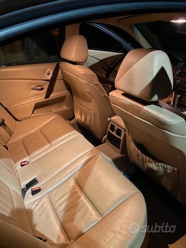 Usata BMW 530 231 CV (169 kW) 2006 Grigio Berlina