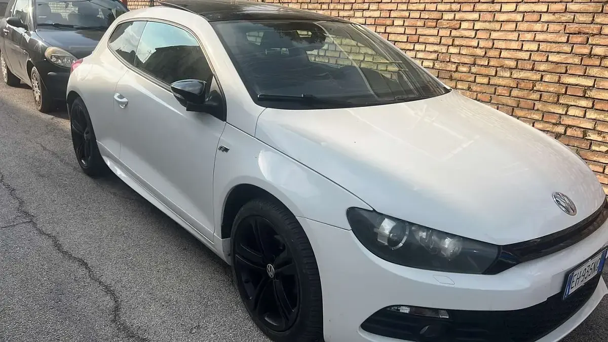 Usata VW Scirocco 140 CV (102 kW) 2011 Coupé