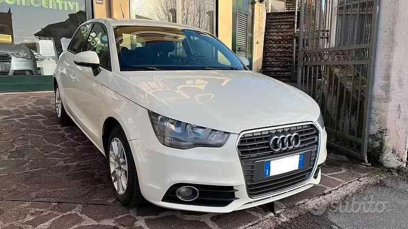 Usata Audi A1 Attraction 90 CV (66 kW) 2014 Bianco Utilitaria