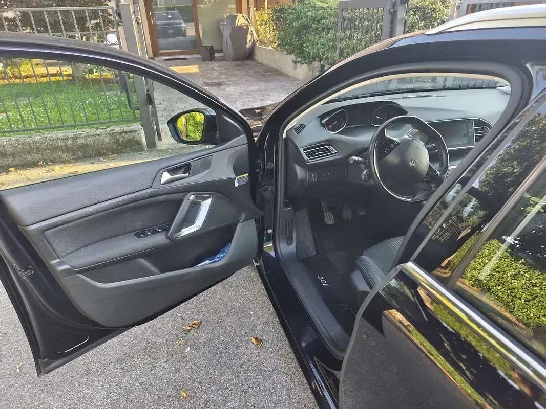 Usata Peugeot 308 SW Allure 131 CV (96 kW) 2019 Station wagon