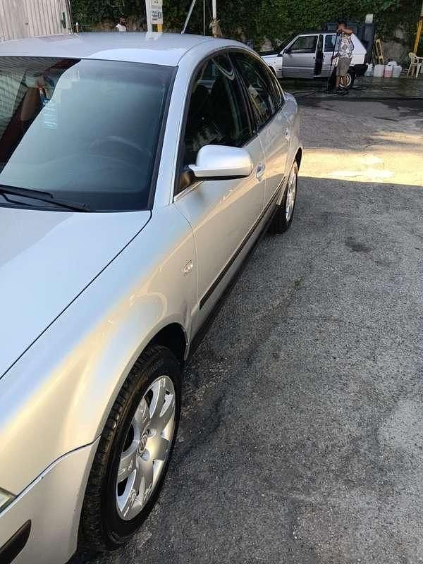 Usata VW Passat Highline 131 CV (96 kW) 2002 Berlina