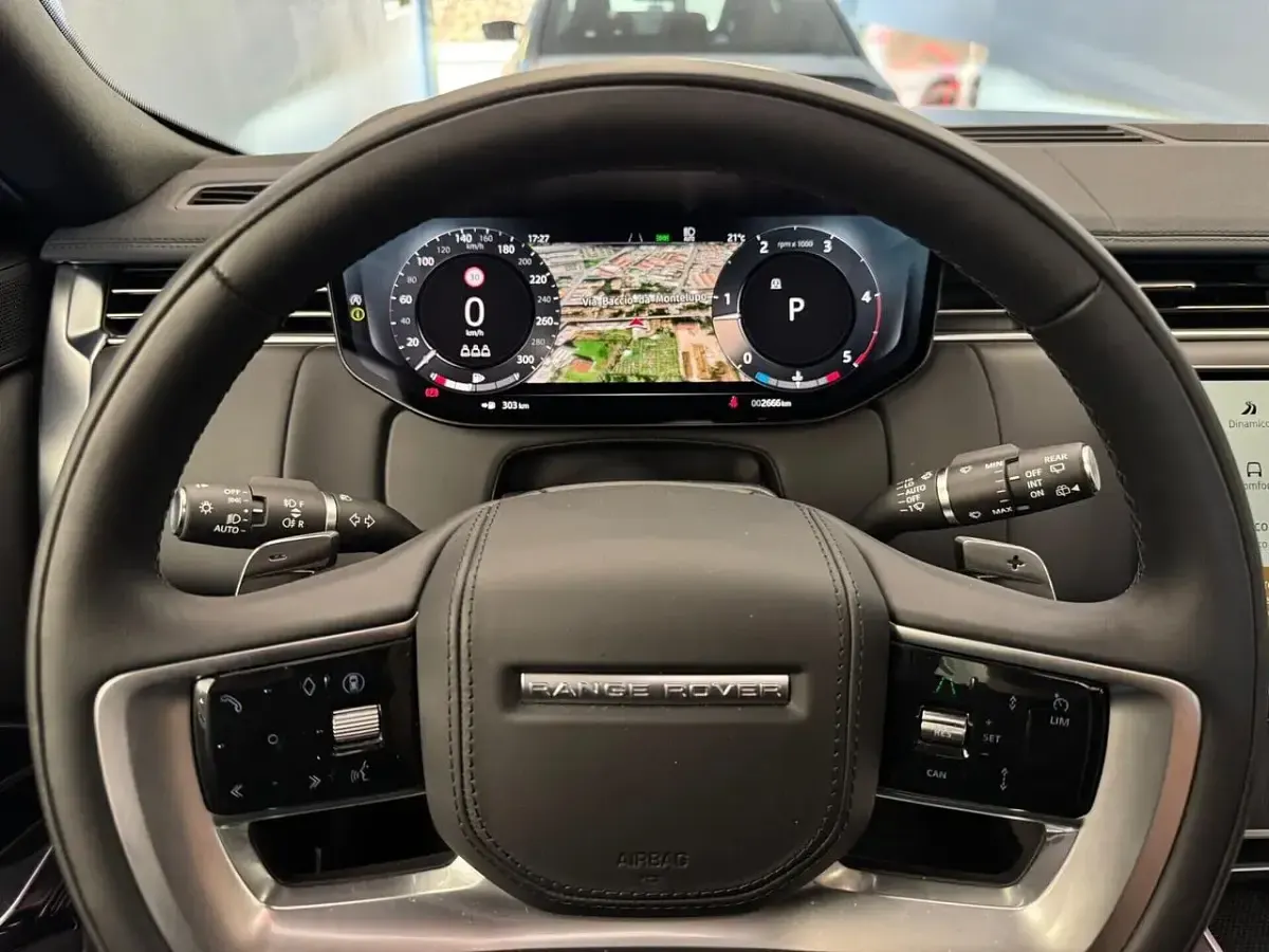 Usata Land Rover Range Rover HSE 350 CV (257 kW) 2025 Verde SUV