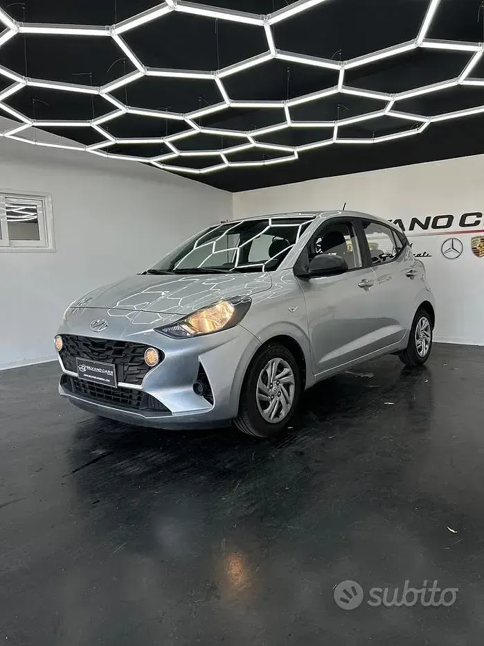 Usata Hyundai i10 Advanced 69 CV (50 kW) 2023 Grigio Utilitaria