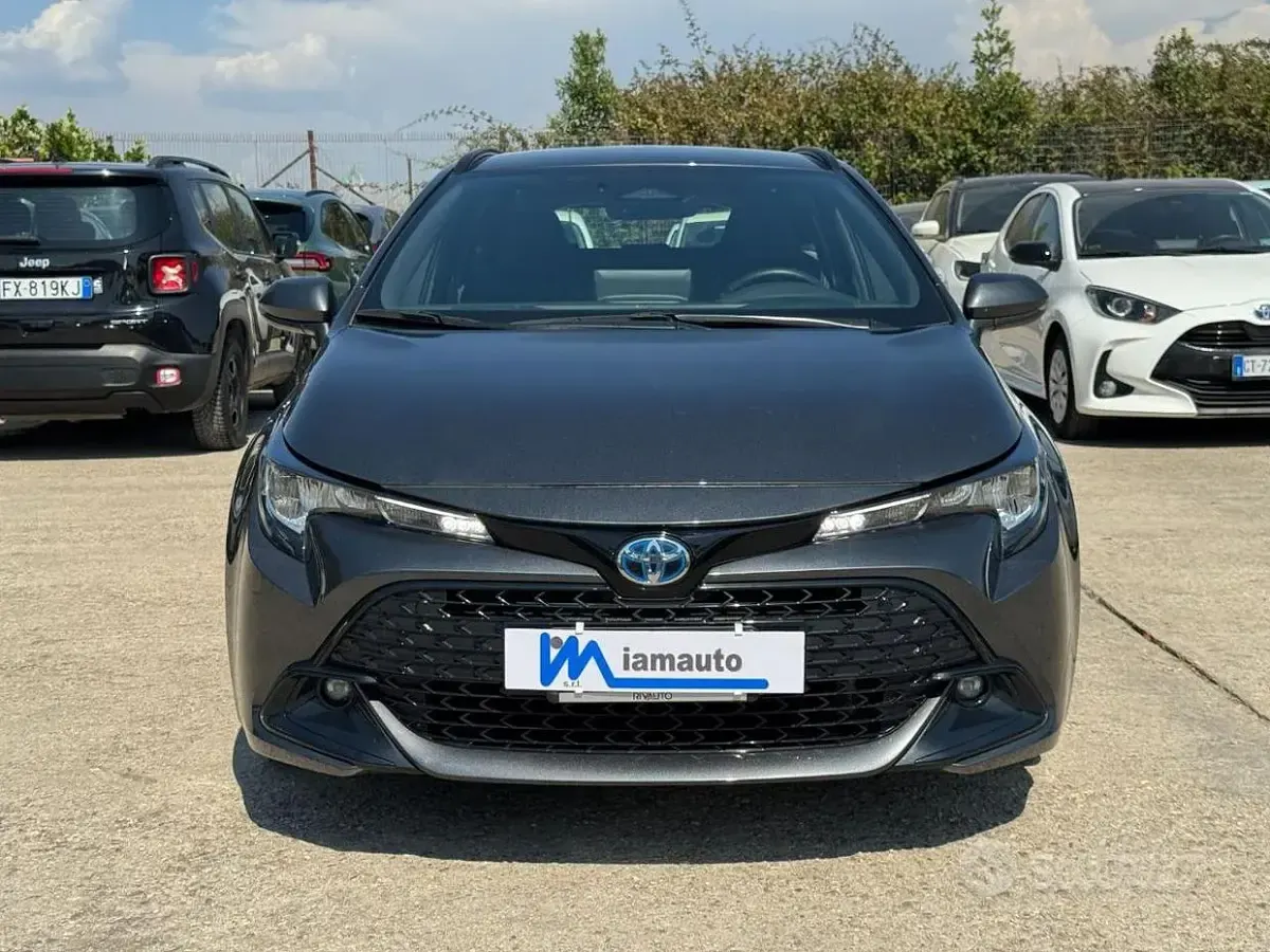 Usata Toyota Corolla Hybrid Active 140 CV (102 kW) 2023 Grigio Station wagon
