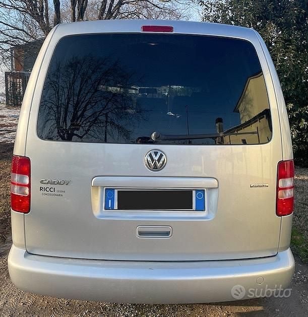 Usata VW Caddy 109 CV (80 kW) 2012 Grigio Monovolume