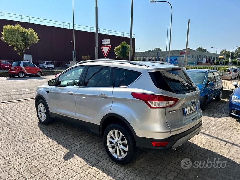 Usado Ford Kuga 150 CV (110 kW) 2015 Gris SUV