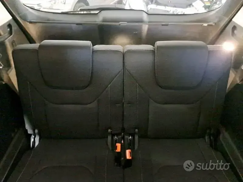 Begagnad Ford S-MAX Titanium 150 HK (110 kW) 2019 Svart Minibuss