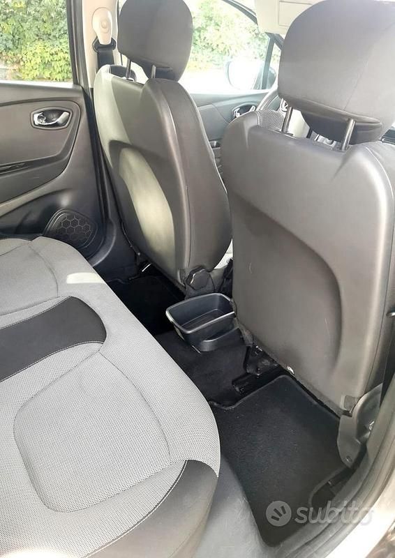 Usata Renault Captur 90 CV (66 kW) 2014 Grigio SUV