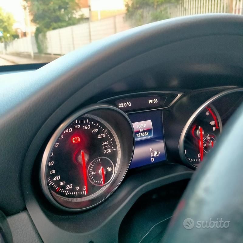 Usata Mercedes CLA220 2017 Nero Berlina