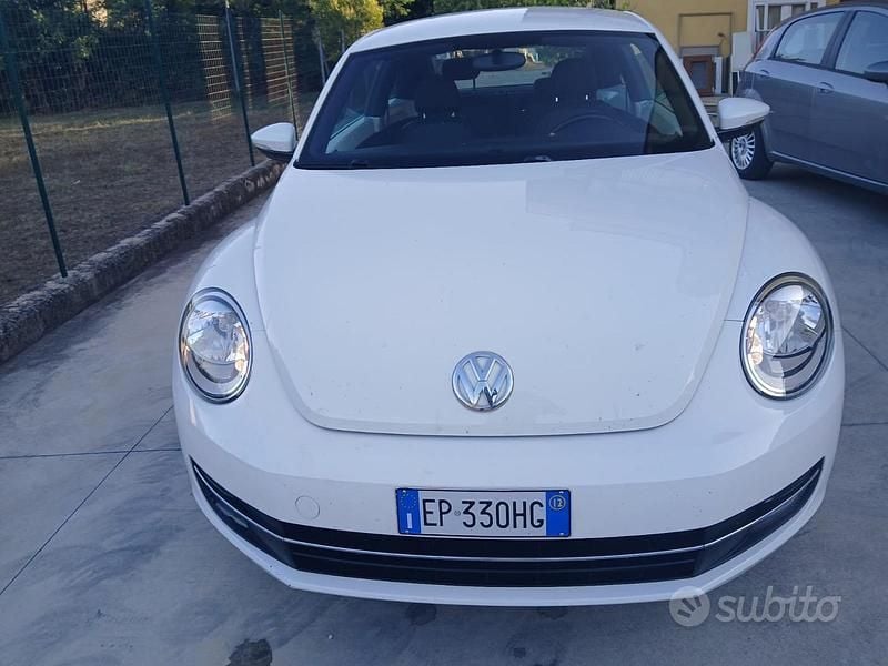 Usata VW Beetle Design 105 CV (77 kW) 2012 Bianco Utilitaria