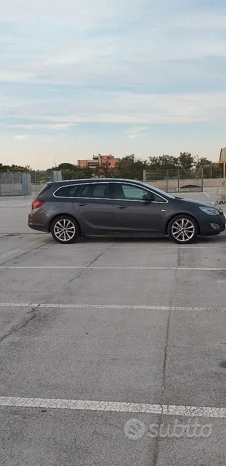 Usata Opel Astra 110 CV (80 kW) 2011 Station wagon