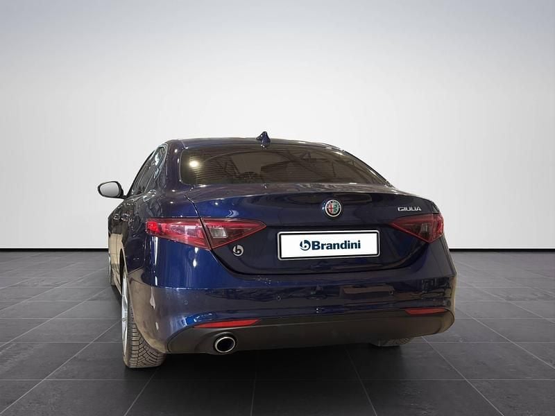 Begagnad Alfa Romeo Giulia Super 150 HK (110 kW) 2018 Blå Sedan