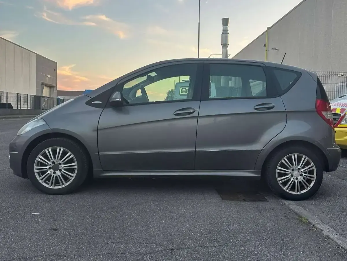 Usata Mercedes A150 Avantgarde 95 CV (69 kW) 2009 Argento scuro Monovolume