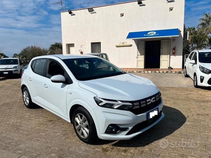 Usata Dacia Sandero Expression 66 CV (48 kW) 2024 Bianco Utilitaria