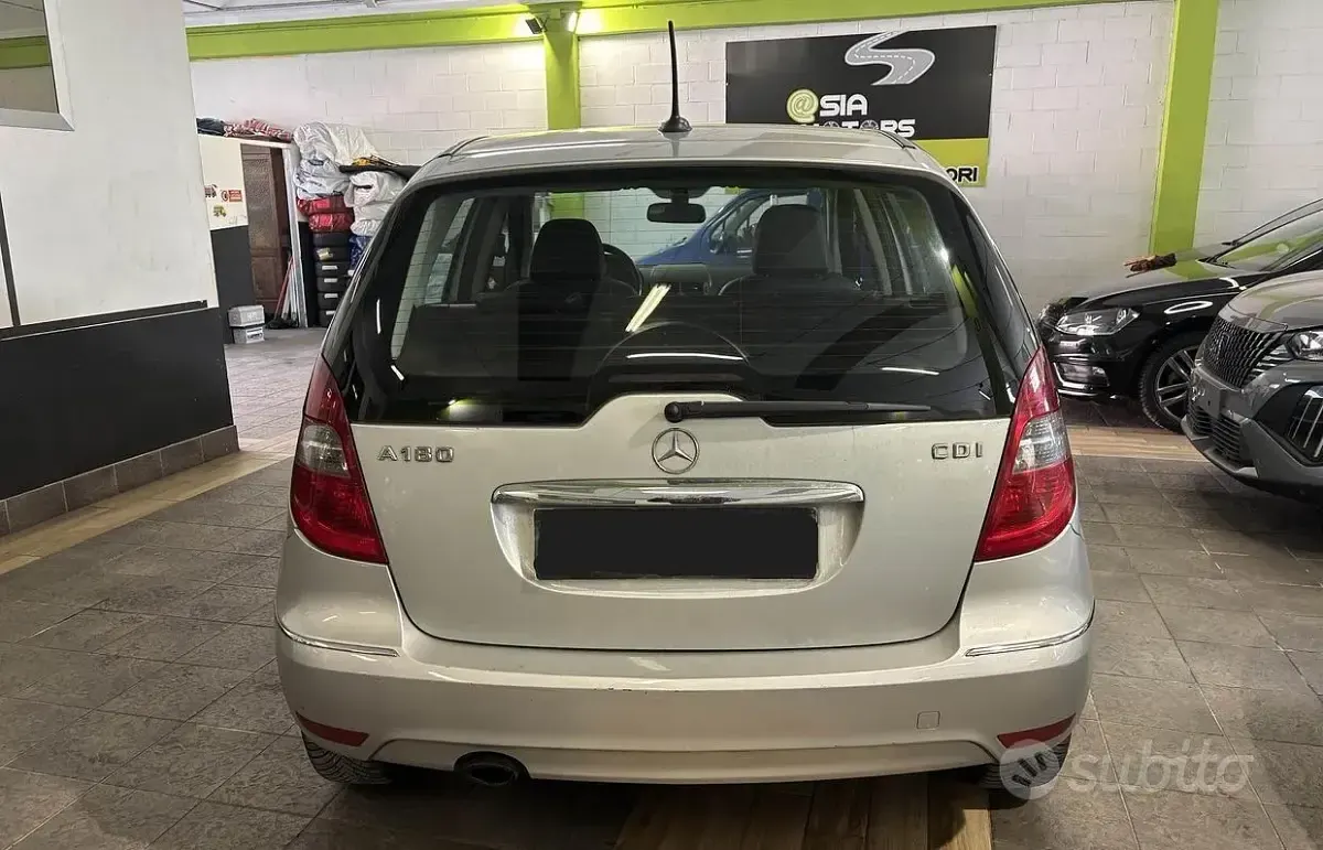 Usata Mercedes A180 Elegance 109 CV (80 kW) 2010 Grigio Berlina