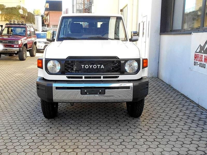 Neu Toyota Land Cruiser 231 PS (169 kW) 2026 Weiß SUV