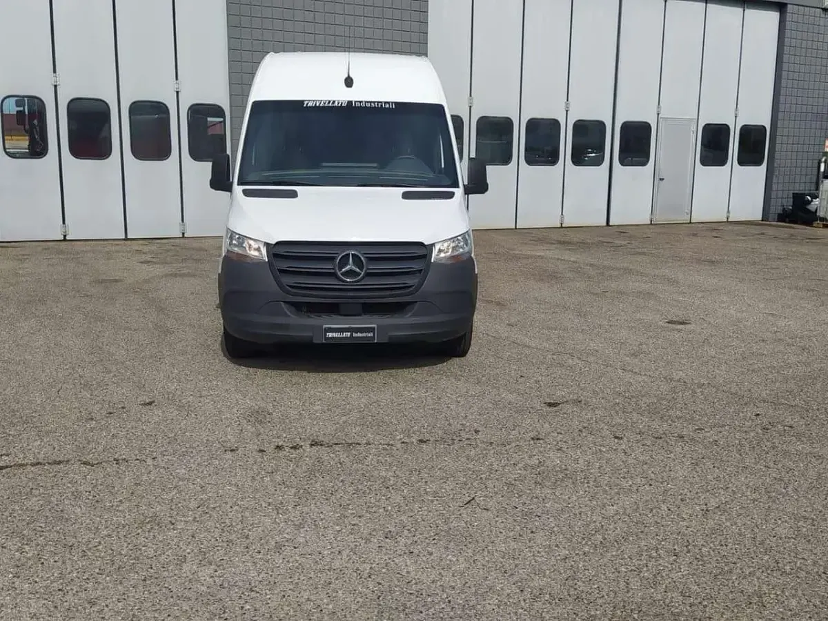 Usata Mercedes Sprinter 150 CV (110 kW) 2023 Bianco artico Furgone