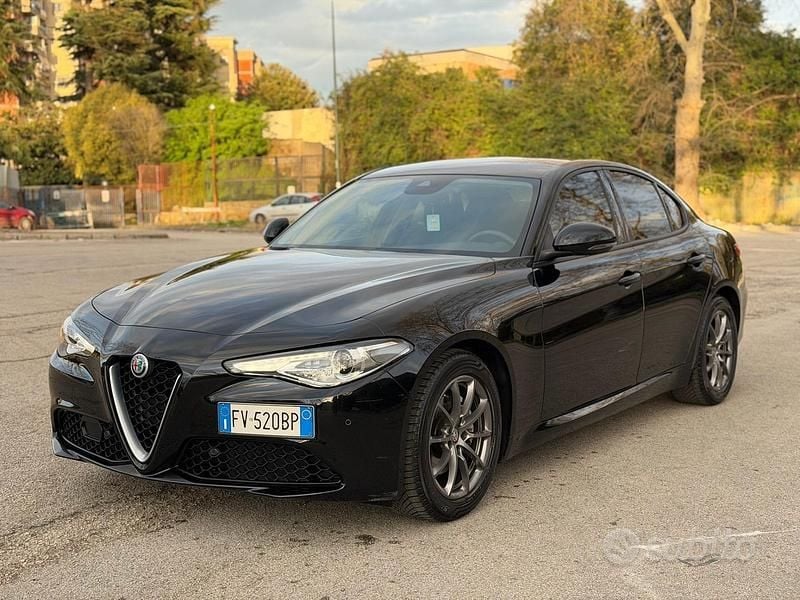 Usata Alfa Romeo Giulia Executive 160 CV (117 kW) 2019 Nero Berlina