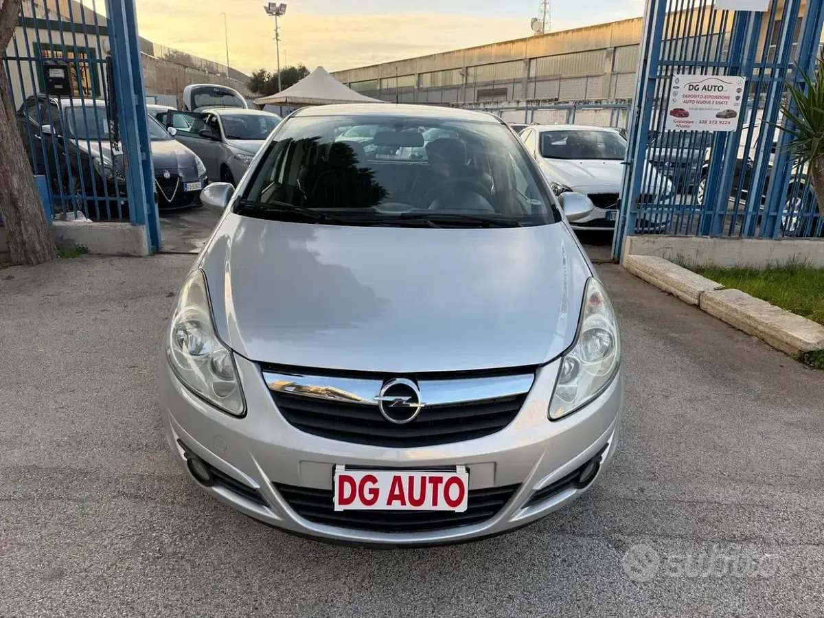 Usata Opel Corsa 75 CV (55 kW) 2009 Grigio Utilitaria