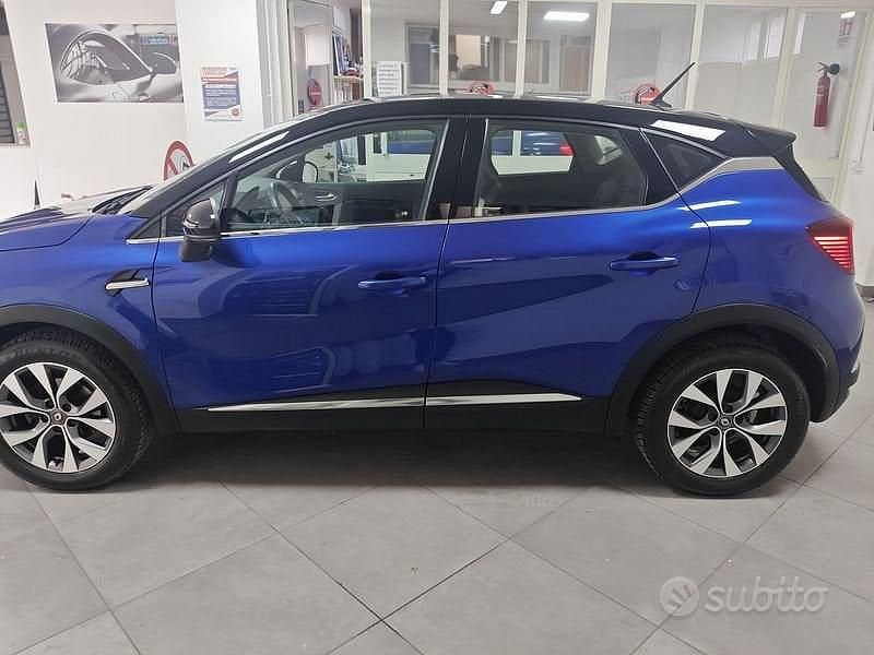 Usata Renault Captur Intens 100 CV (73 kW) 2020 Blu SUV