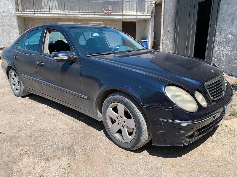 Usata Mercedes E270 177 CV (130 kW) 2005 Berlina