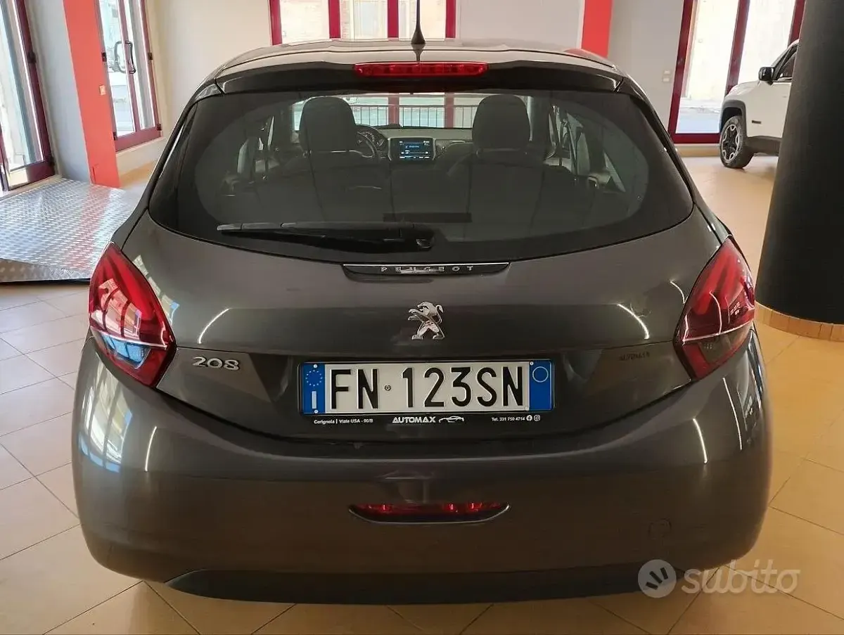 Usata Peugeot 208 Active 82 CV (60 kW) 2018 Marrone Utilitaria
