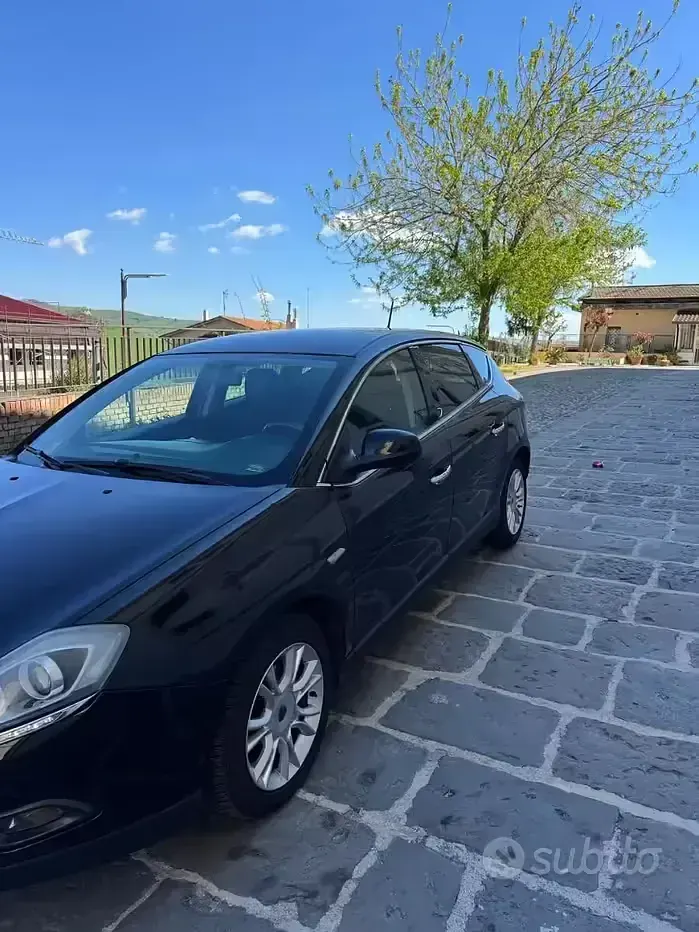 Usata Lancia Delta 120 CV (88 kW) 2010 Utilitaria
