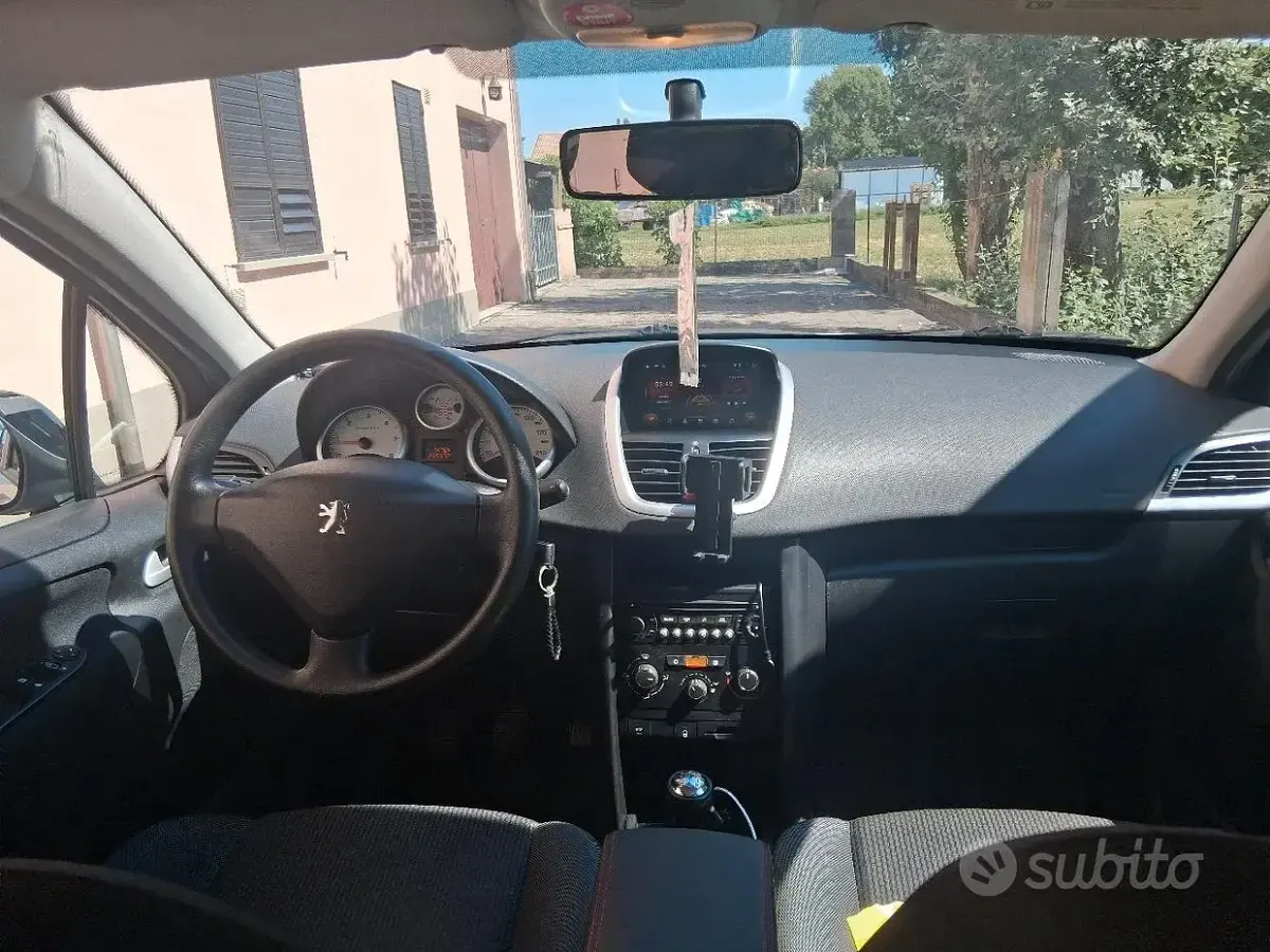 Usata Peugeot 207 68 CV (50 kW) 2011 Grigio Berlina