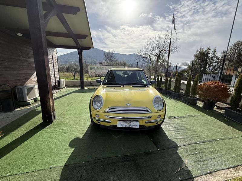 Usata Mini ONE 90 CV (66 kW) 2003 Giallo Utilitaria