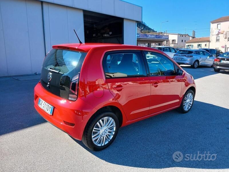 Usata VW up! Move 68 CV (50 kW) 2022 Rosso Utilitaria