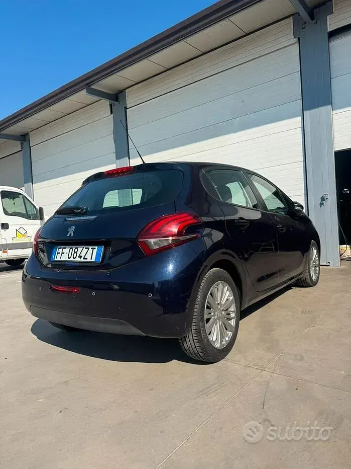 Usata Peugeot 208 75 CV (55 kW) 2017 Bluazzurro Utilitaria