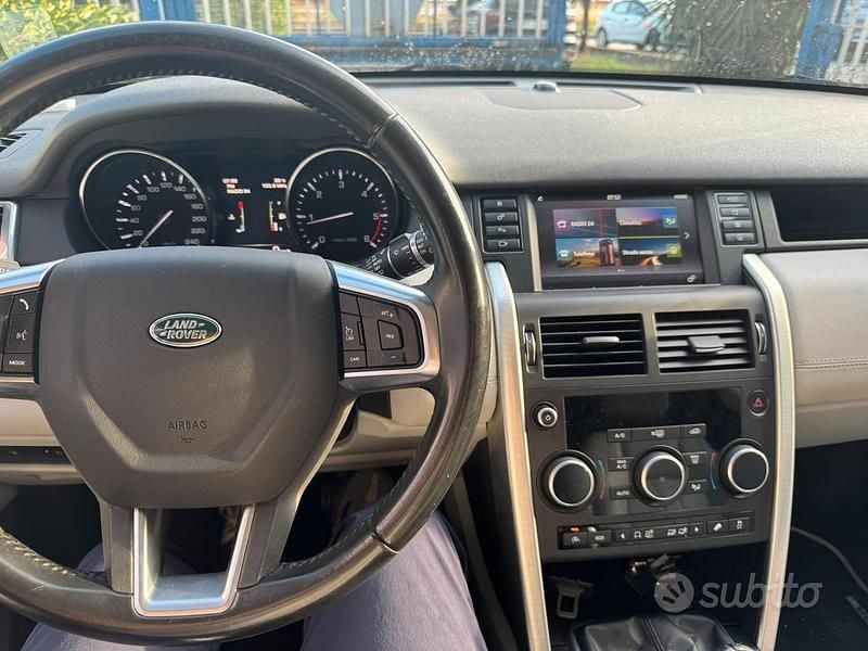 Grigio Usata 2016 Land Rover Discovery 4 SUV | 10.500 € (Super prezzo) - Immagine 1/4