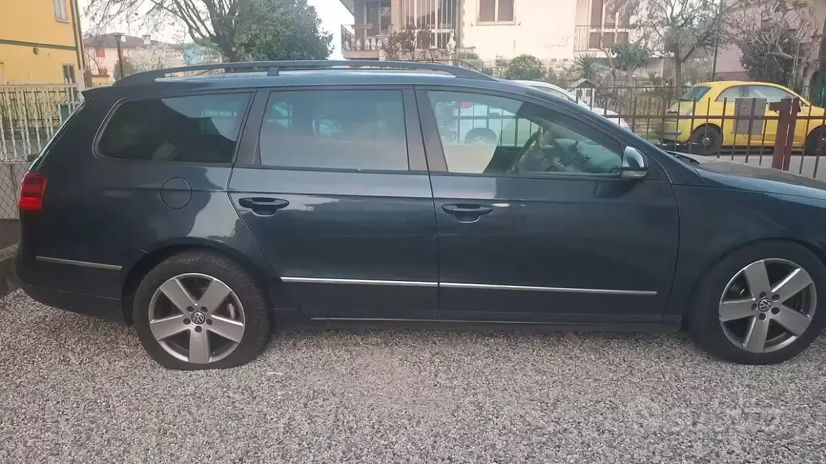Usata VW Passat 140 CV (102 kW) 2008 Blu Station wagon