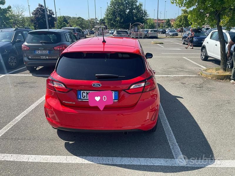 Usata Ford Fiesta 75 CV (55 kW) 2023 Rosso Utilitaria