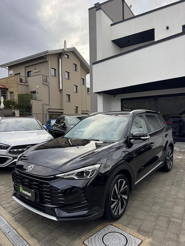 Usata MG ZS Luxury 101 CV (74 kW) 2025 Nero Station wagon