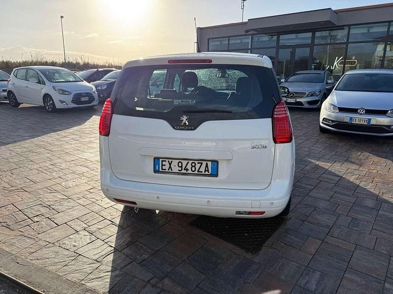 Usata Peugeot 5008 Business-Line 114 CV (83 kW) 2014 Other Monovolume