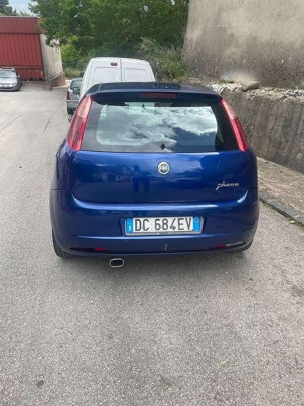 Usata Fiat Grande Punto Sport 131 CV (96 kW) 2006 Blu/azzurro Utilitaria