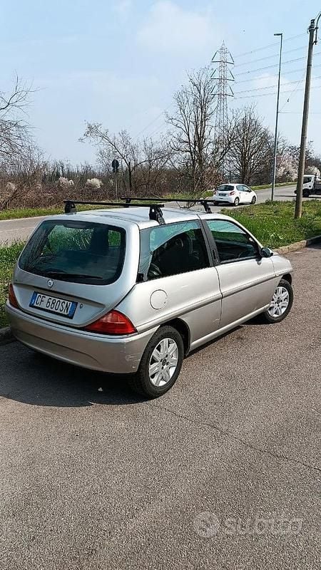 Usata Lancia Ypsilon 86 CV (63 kW) 2003 Utilitaria
