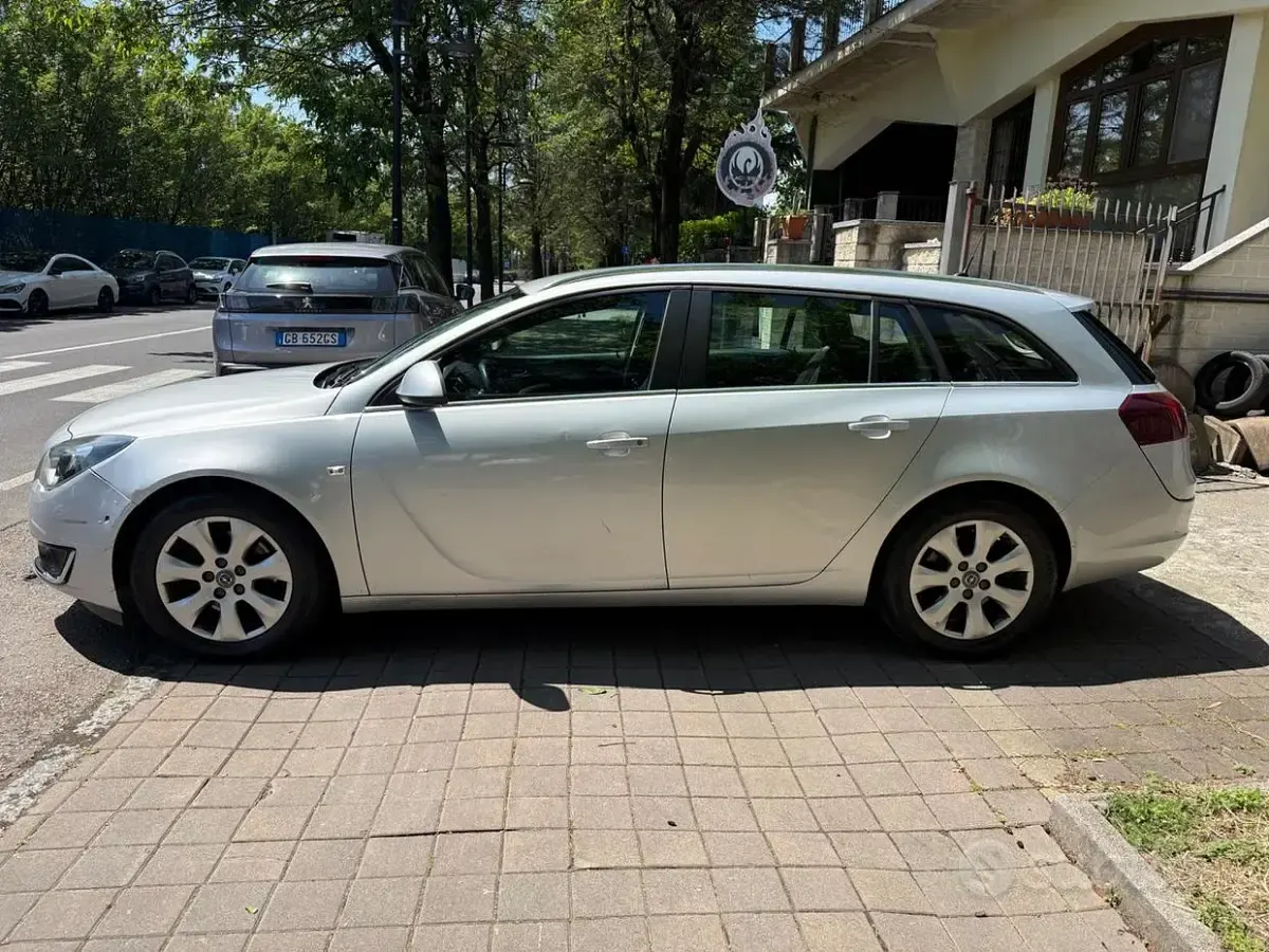 Usata Opel Insignia Sport 140 CV (102 kW) 2014 Grigio Station wagon