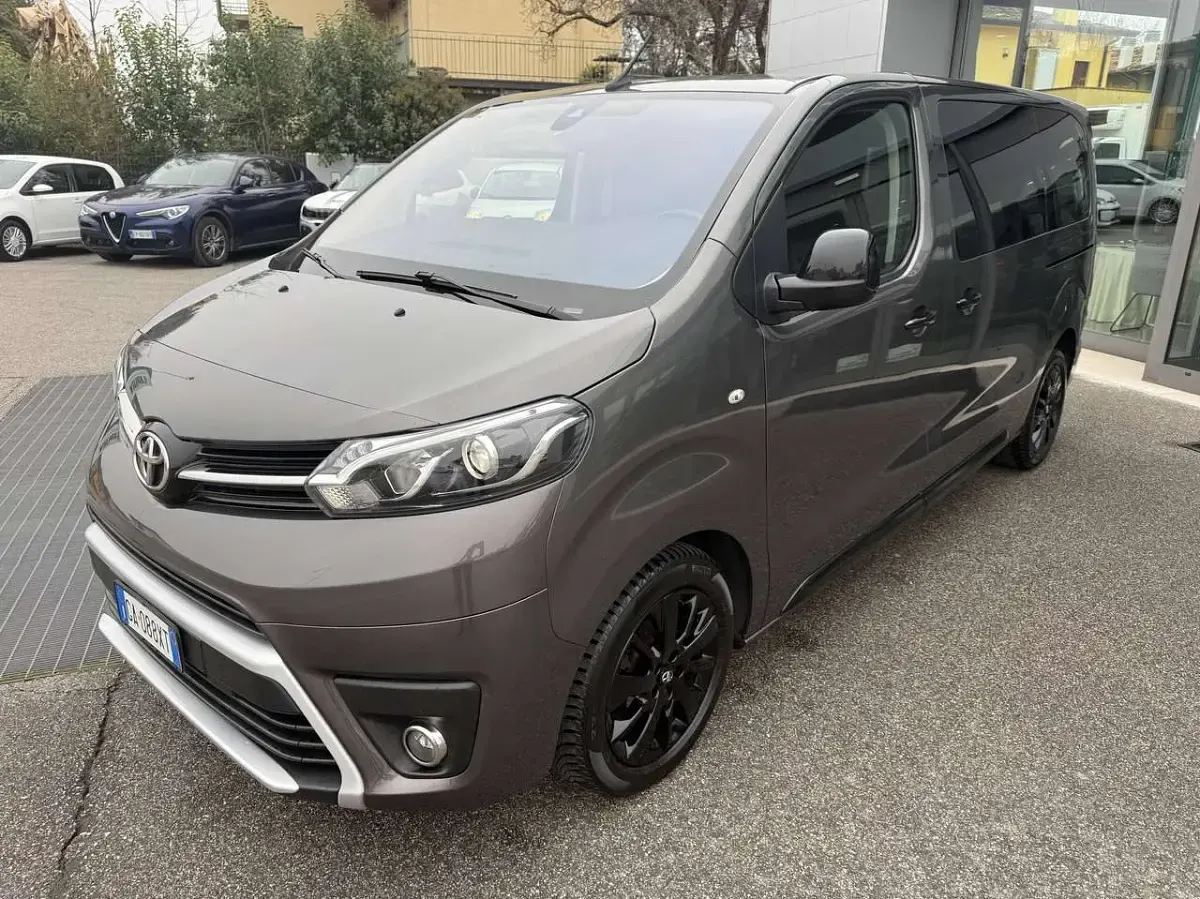 Usata Toyota Proace Verso 177 CV (130 kW) 2020 Dark grey met. Station wagon