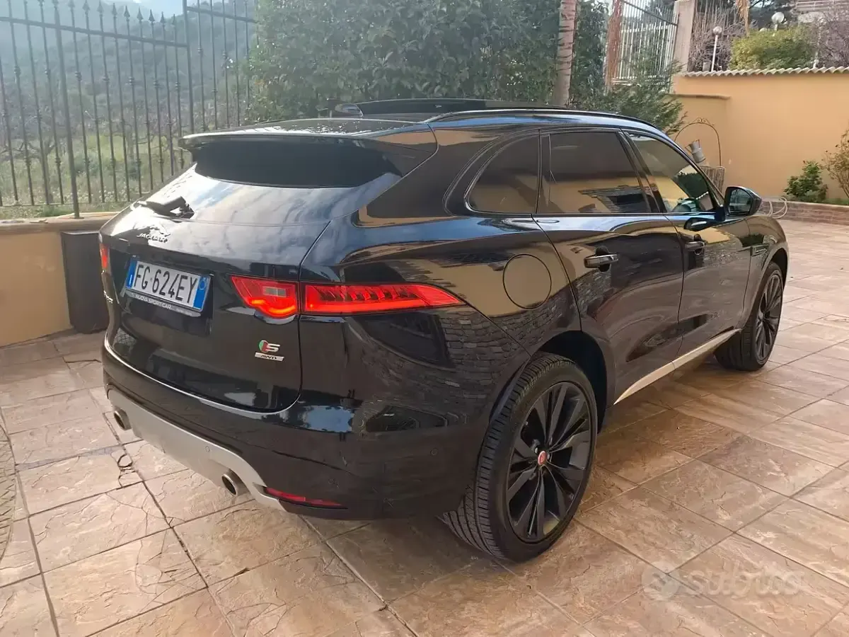 Usata Jaguar F-Pace S 300 CV (220 kW) 2016 Nero SUV