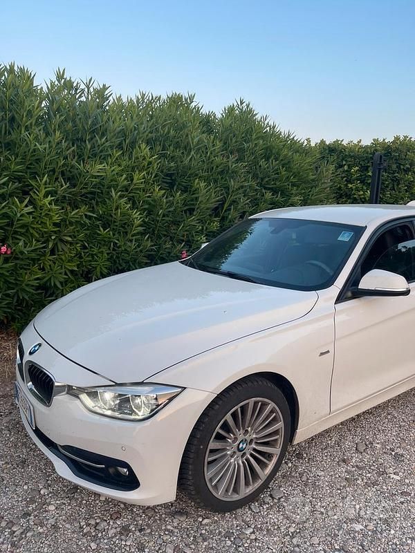 Usata BMW 318 Sport Line 116 CV (85 kW) 2016 Bianco Station wagon